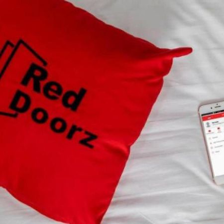Reddoorz @ Wiyung 3 Hotel สุราบายา ภายนอก รูปภาพ