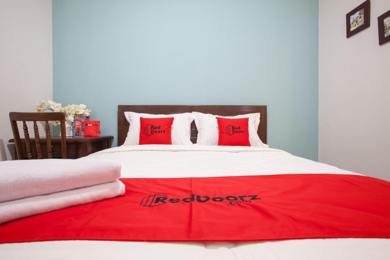 Reddoorz @ Wiyung 3 Hotel สุราบายา ภายนอก รูปภาพ
